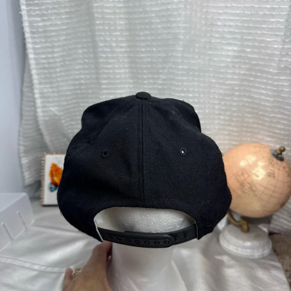 (W4) Champions Black Cap vintage 1997 World Series